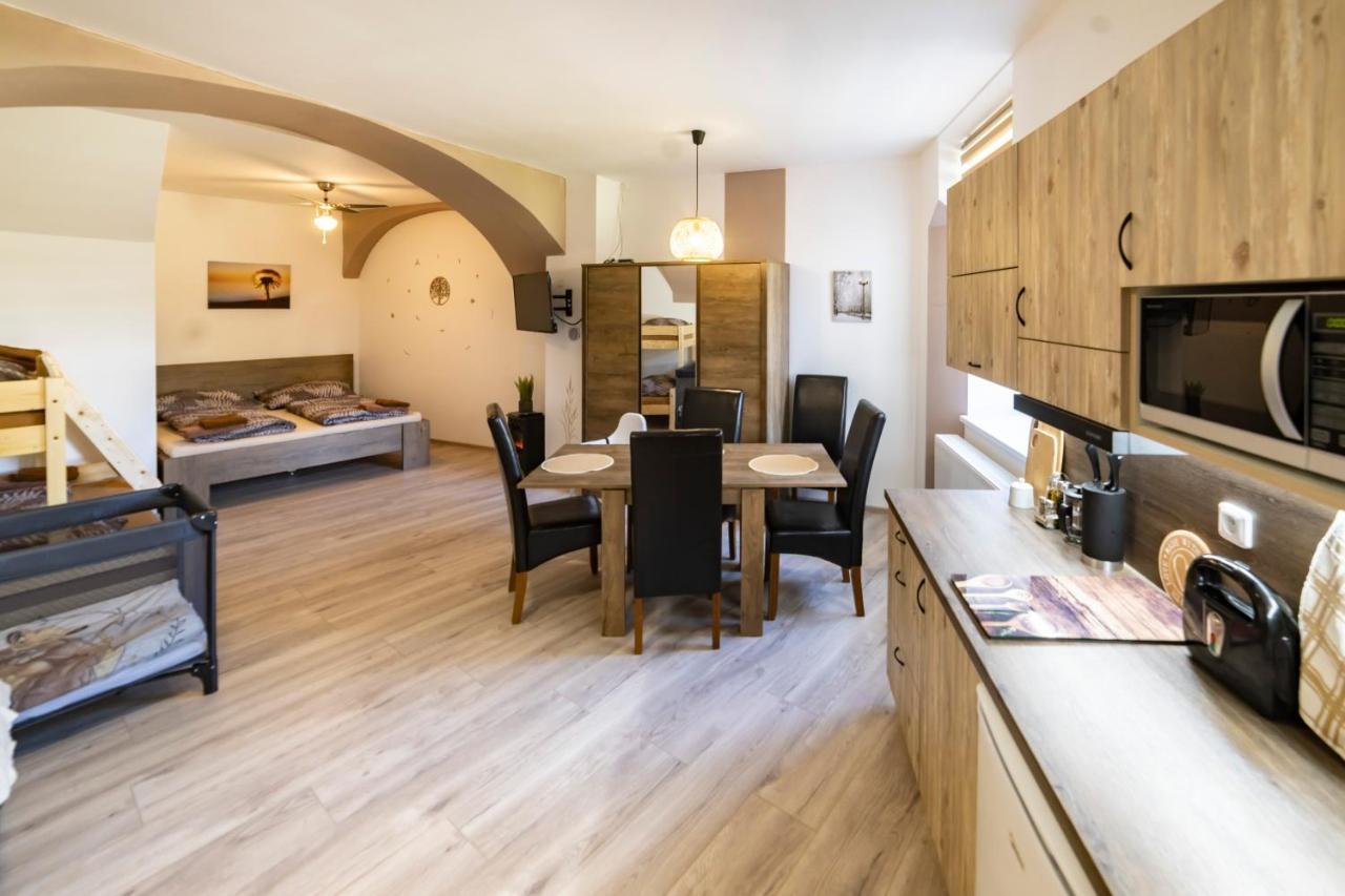 Apartmany Nezarka A Privatni Wellness Jindřichŭv Hradec Eksteriør billede