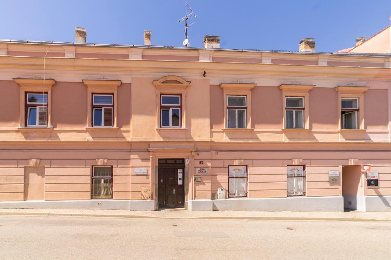 Apartmany Nezarka A Privatni Wellness Jindřichŭv Hradec Eksteriør billede
