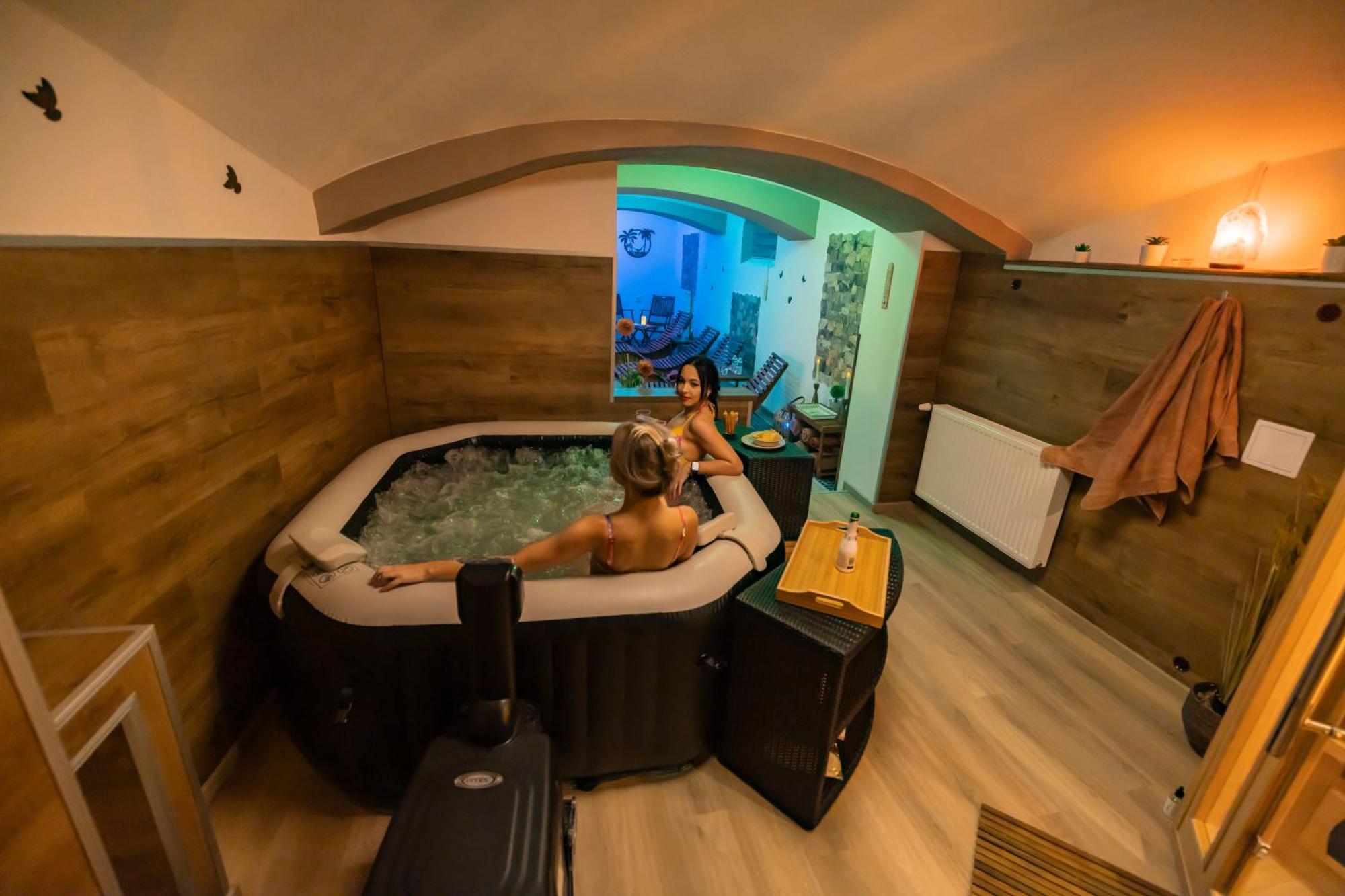 Apartmany Nezarka A Privatni Wellness Jindřichŭv Hradec Eksteriør billede