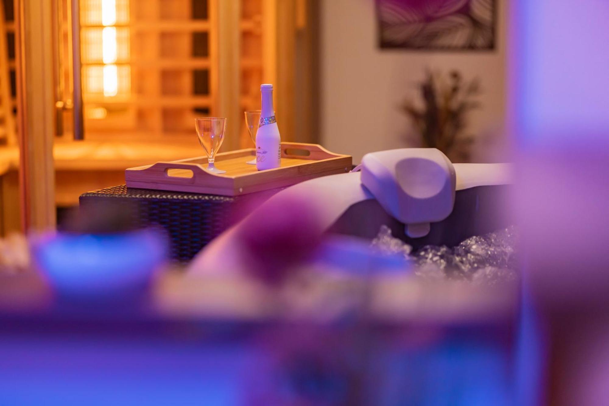 Apartmany Nezarka A Privatni Wellness Jindřichŭv Hradec Eksteriør billede