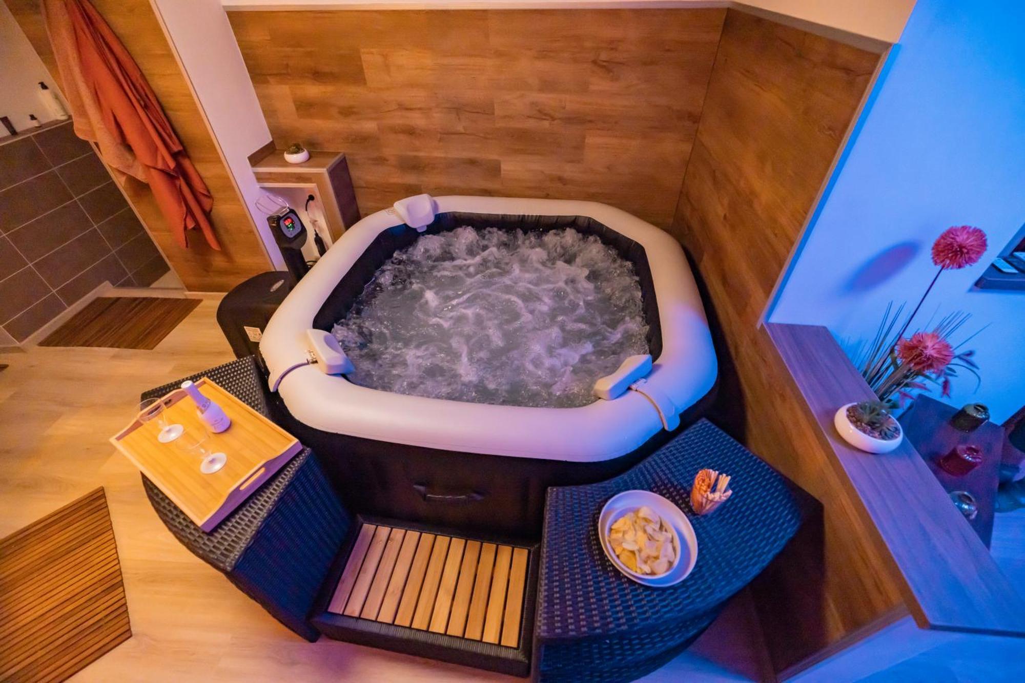 Apartmany Nezarka A Privatni Wellness Jindřichŭv Hradec Eksteriør billede